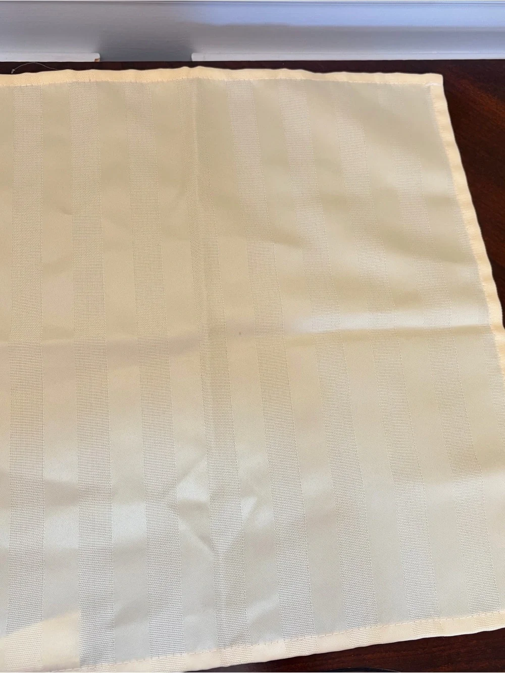 Soft Yellow Tablecloth and Napkin Set